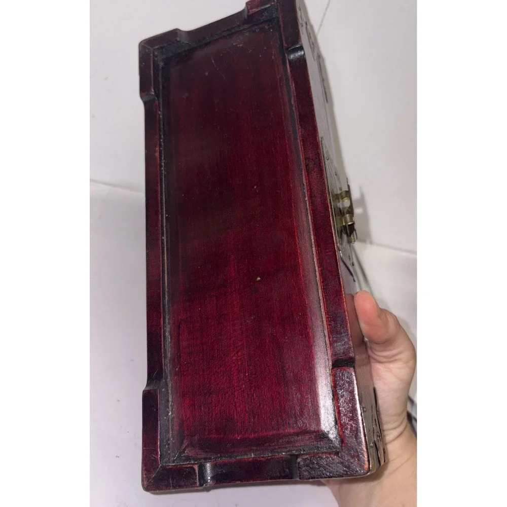 Vintage Beautiful Chinese Locking‎ Wood Jewelry Box Jade Inlay Brass Mounts - Picture 9 of 9